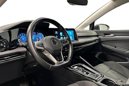 harmaa Volkswagen Golf 2023 kuva 7.