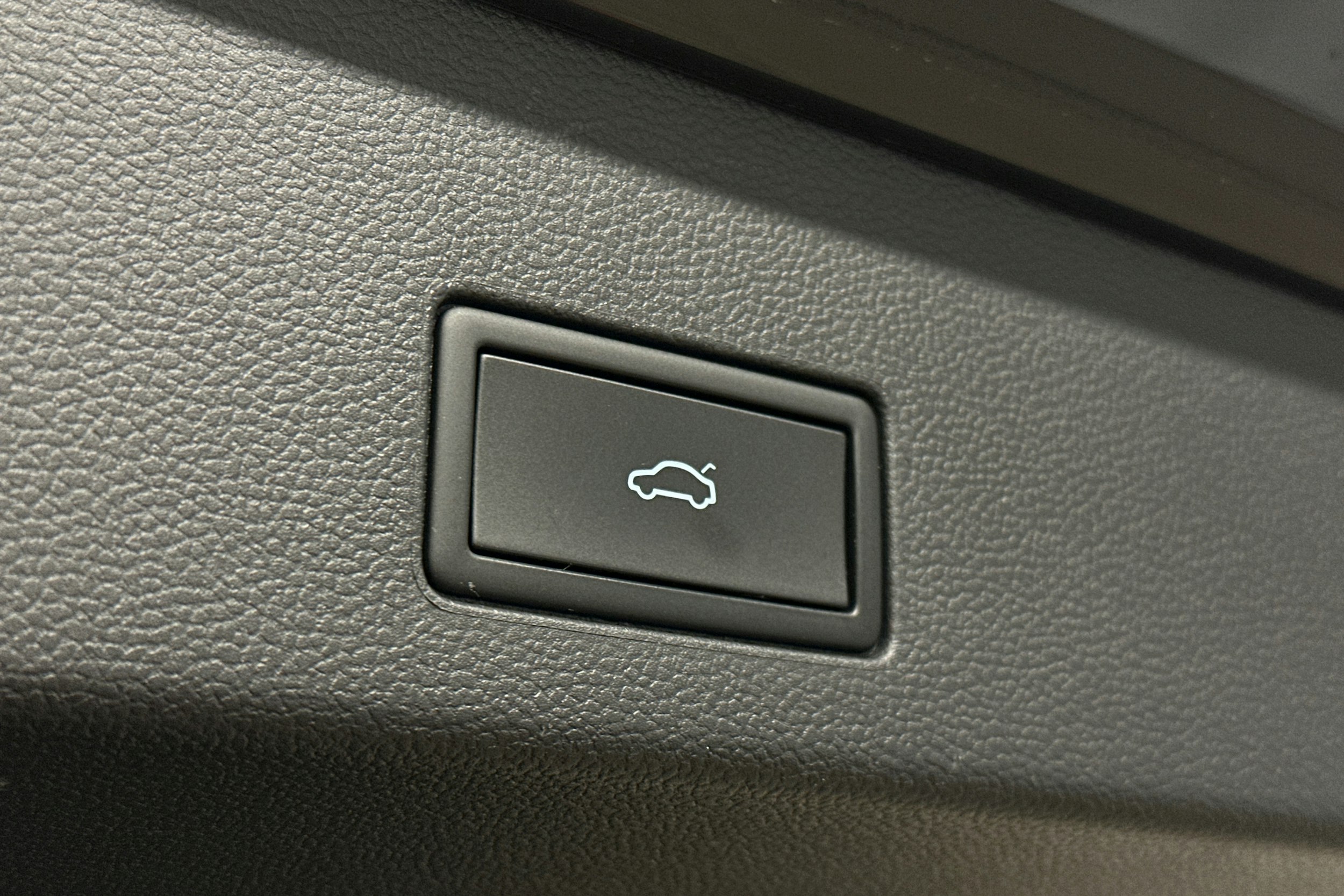 harmaa Volkswagen Golf 2023 kuva 15.