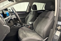 harmaa Volkswagen Golf 2023 kuva 18.