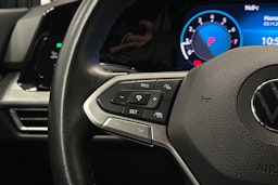 harmaa Volkswagen Golf 2023 kuva 21.