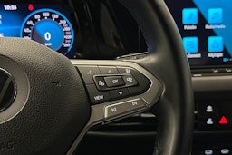 harmaa Volkswagen Golf 2023 kuva 22.