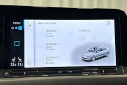 harmaa Volkswagen Golf 2023 kuva 28.