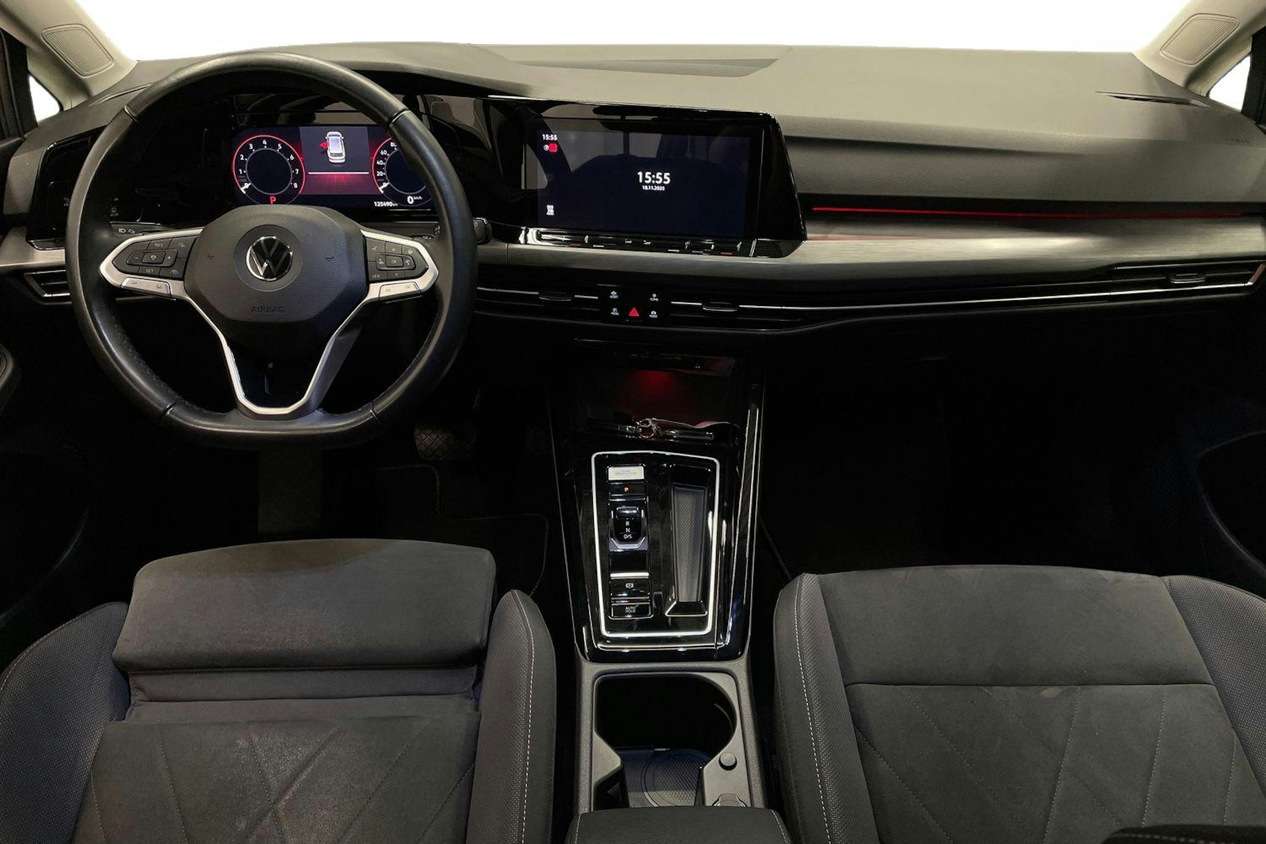 harmaa Volkswagen Golf 2023 kuva 7.