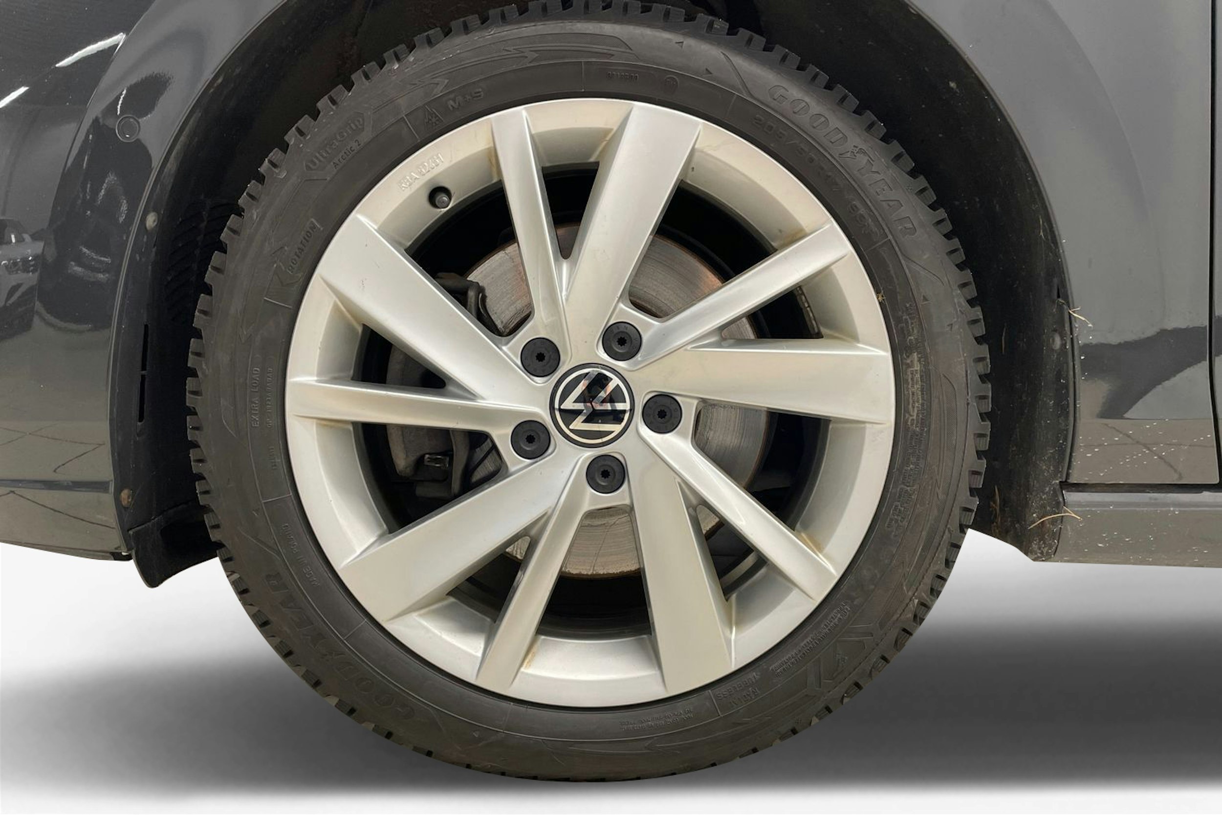 harmaa Volkswagen Golf 2023 kuva 9.