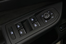 harmaa Volkswagen Golf 2023 kuva 11.