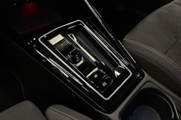 harmaa Volkswagen Golf 2023 kuva 16.