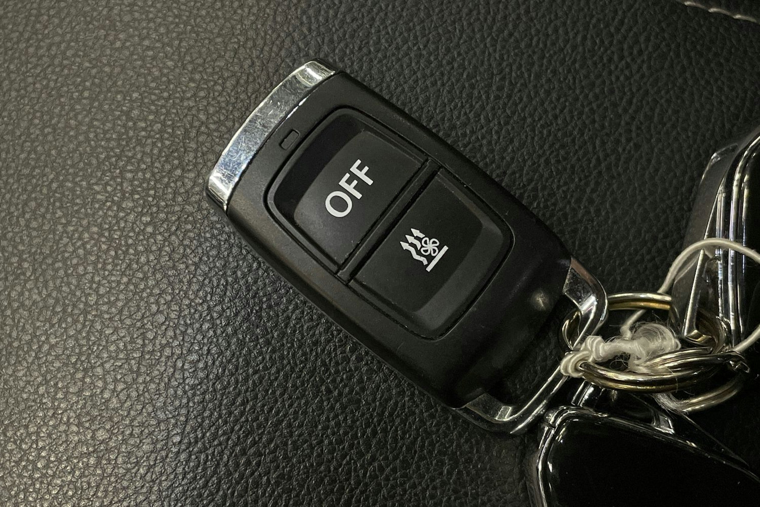 harmaa Volkswagen Golf 2023 kuva 19.