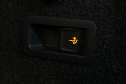 harmaa Volkswagen Golf 2023 kuva 21.