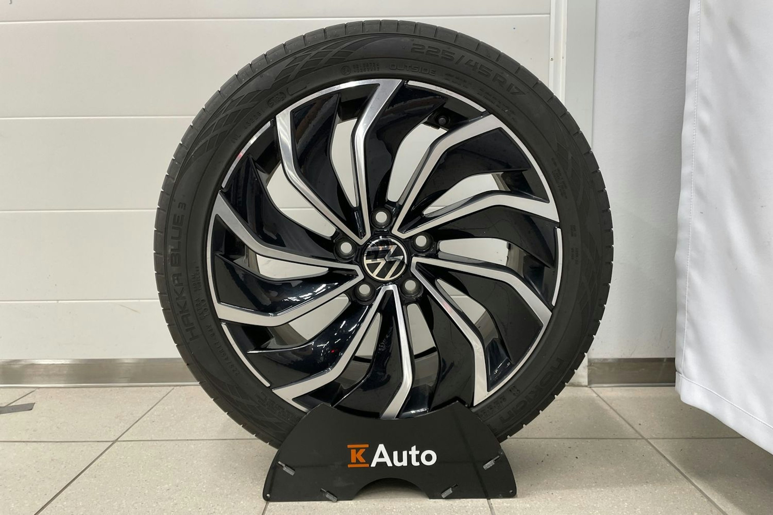 harmaa Volkswagen Golf 2023 kuva 23.