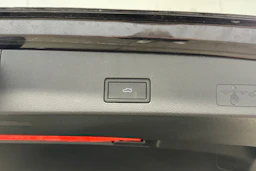 met. musta Volkswagen Golf 2023 kuva 7.