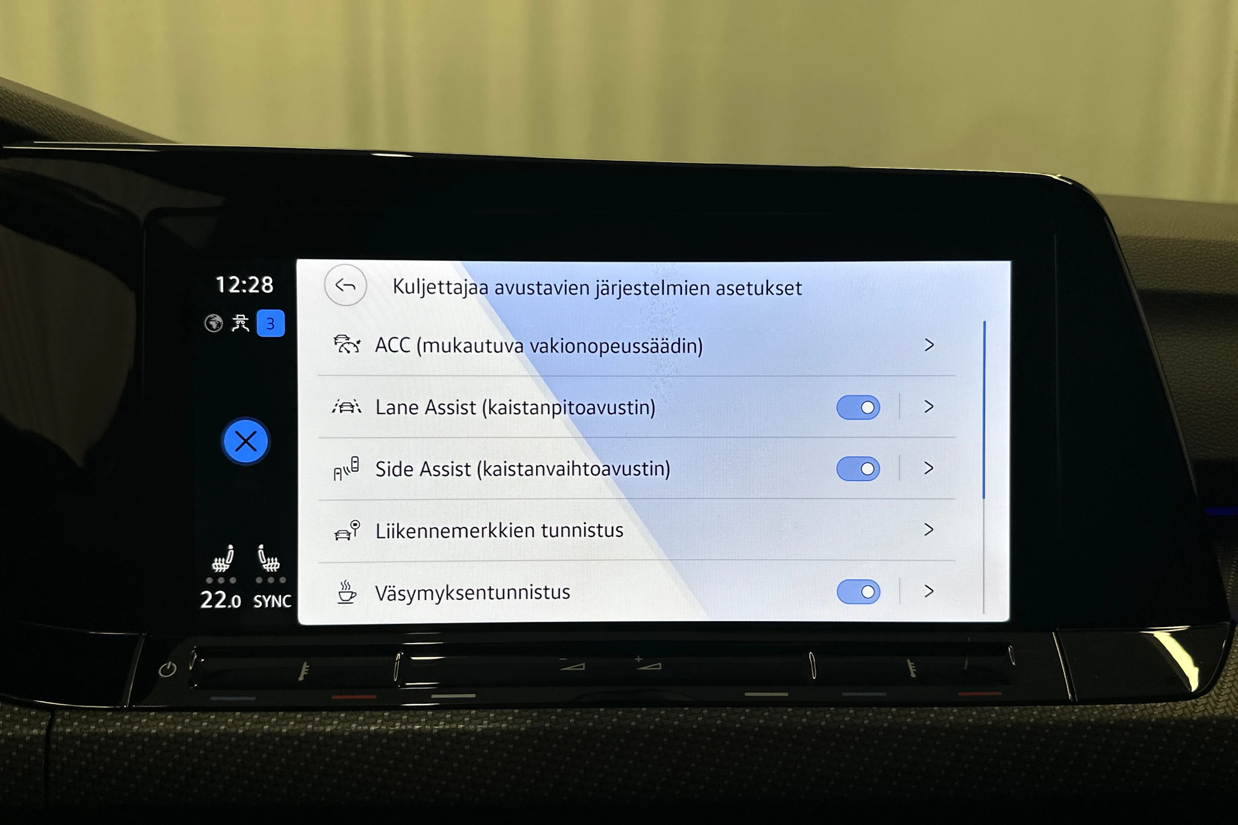 met. musta Volkswagen Golf 2023 kuva 21.