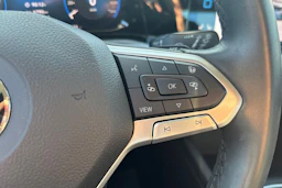 Harmaa Volkswagen GOLF 2023 kuva 6.