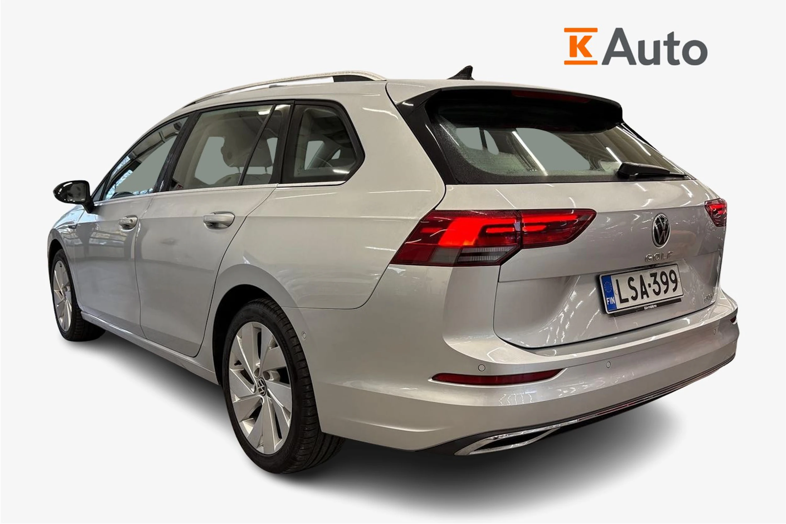 harmaa Volkswagen Golf 2023 kuva 2.