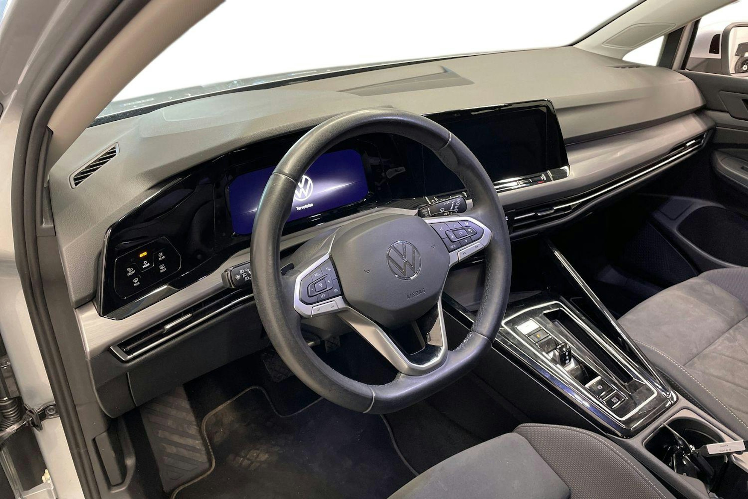 Harmaa Volkswagen GOLF 2023 kuva 7.