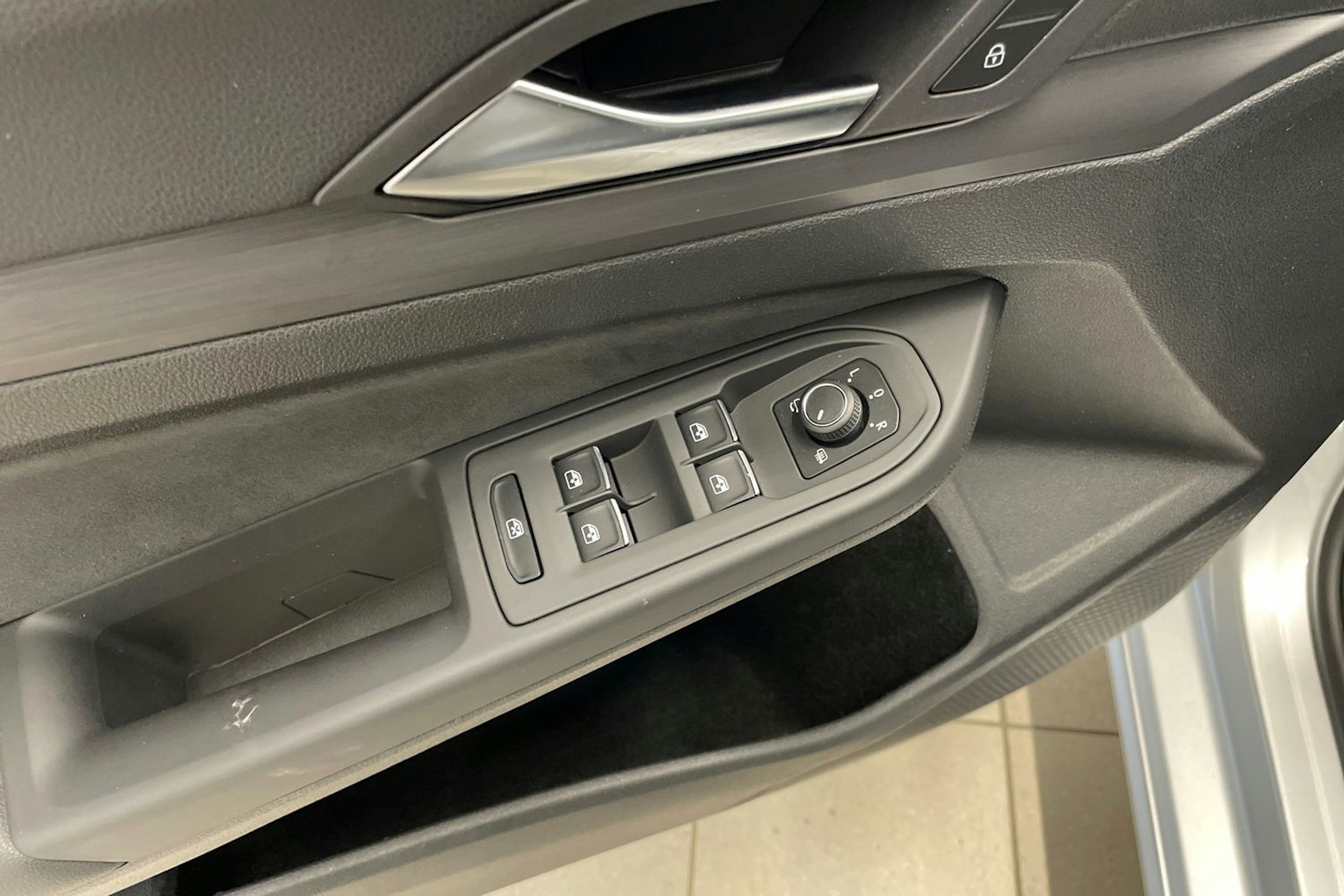 Harmaa Volkswagen GOLF 2023 kuva 19.