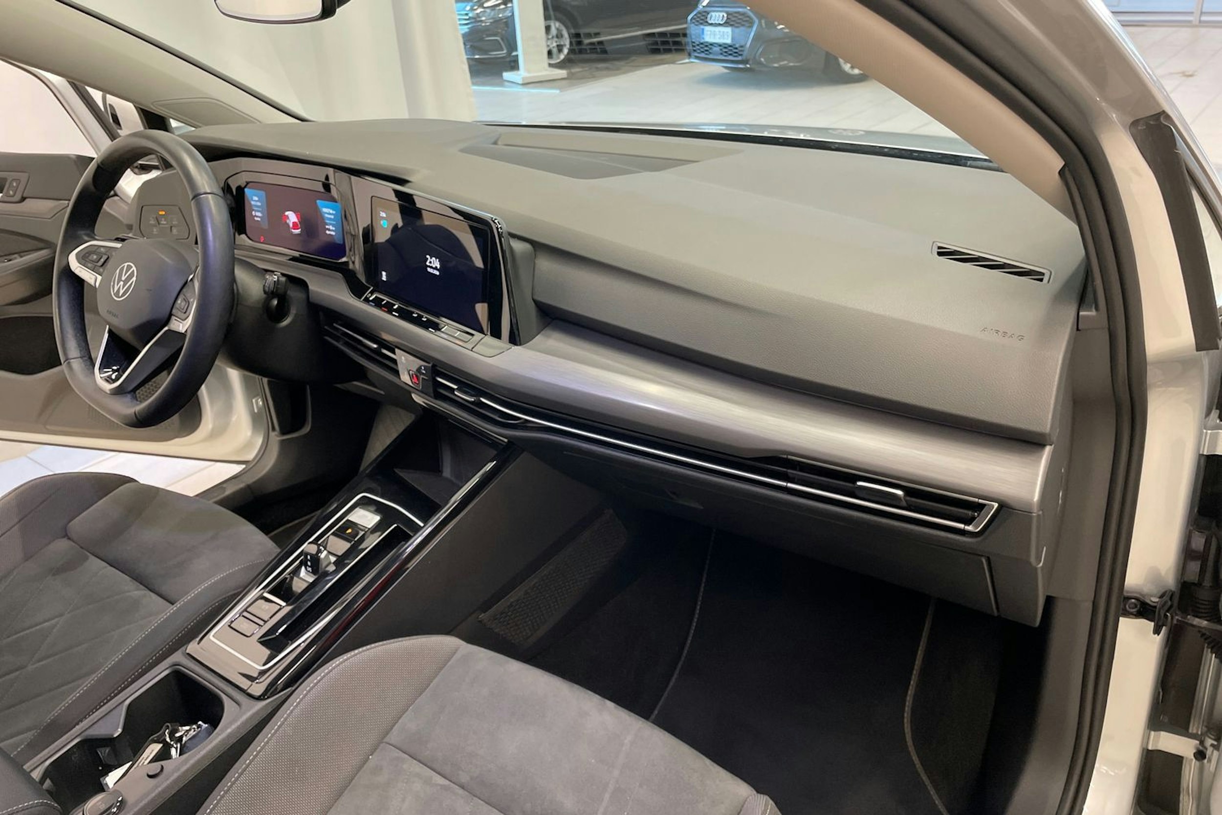 Harmaa Volkswagen GOLF 2023 kuva 24.