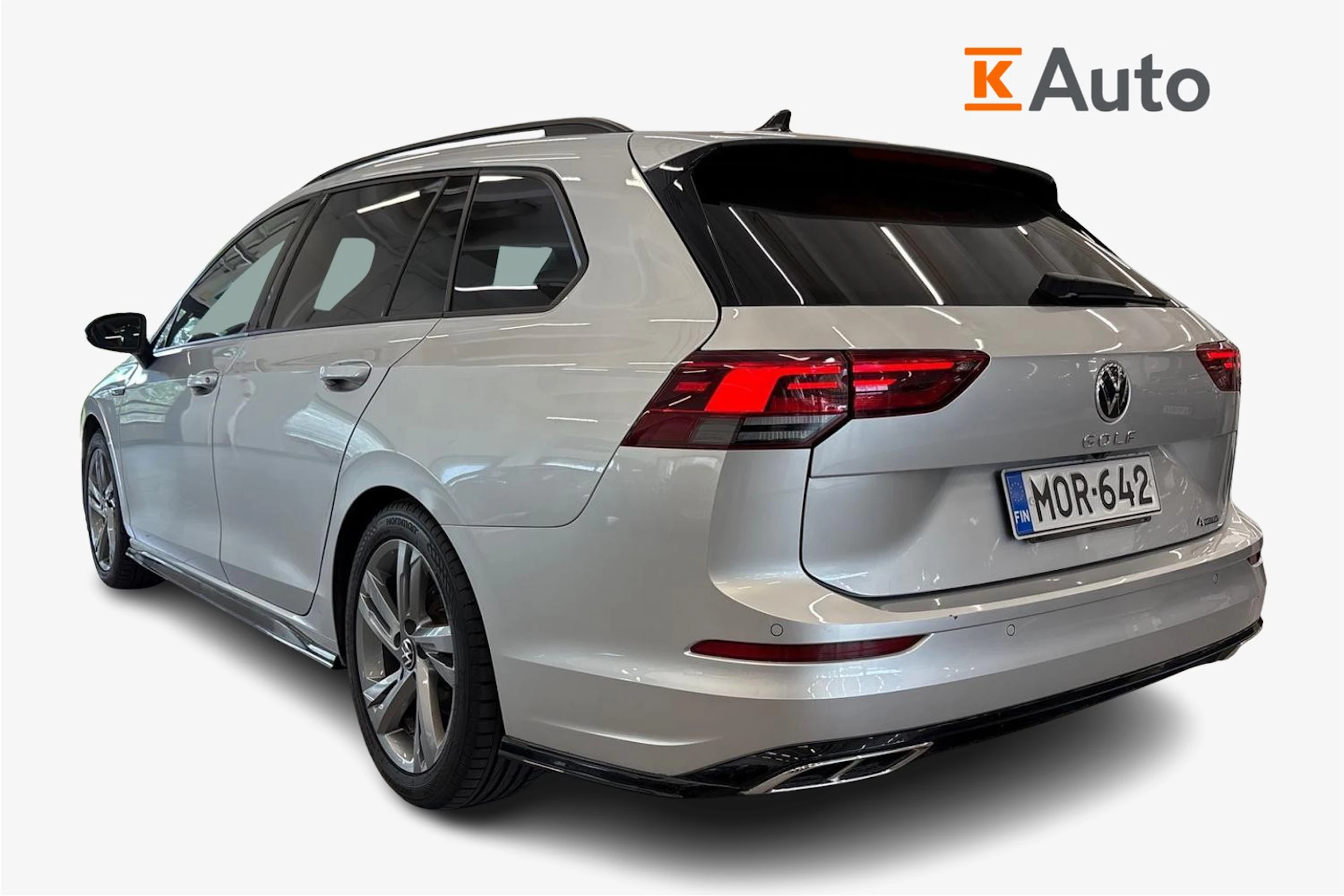 harmaa Volkswagen Golf 2023 kuva 2.