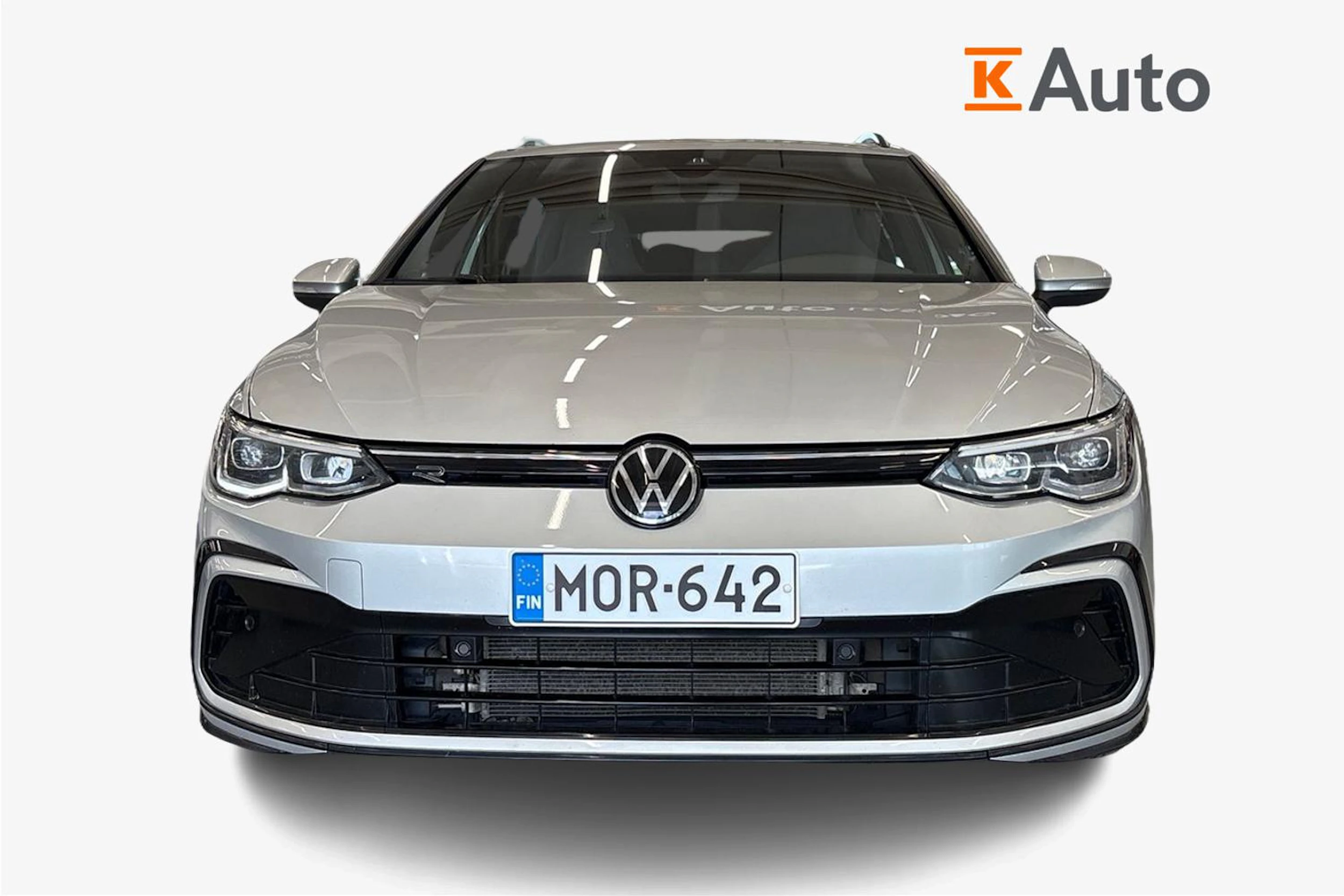 harmaa Volkswagen Golf 2023 kuva 4.