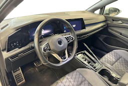 harmaa Volkswagen Golf 2023 kuva 6.