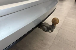 harmaa Volkswagen Golf 2023 kuva 14.