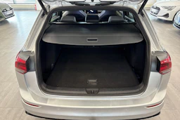 harmaa Volkswagen Golf 2023 kuva 15.