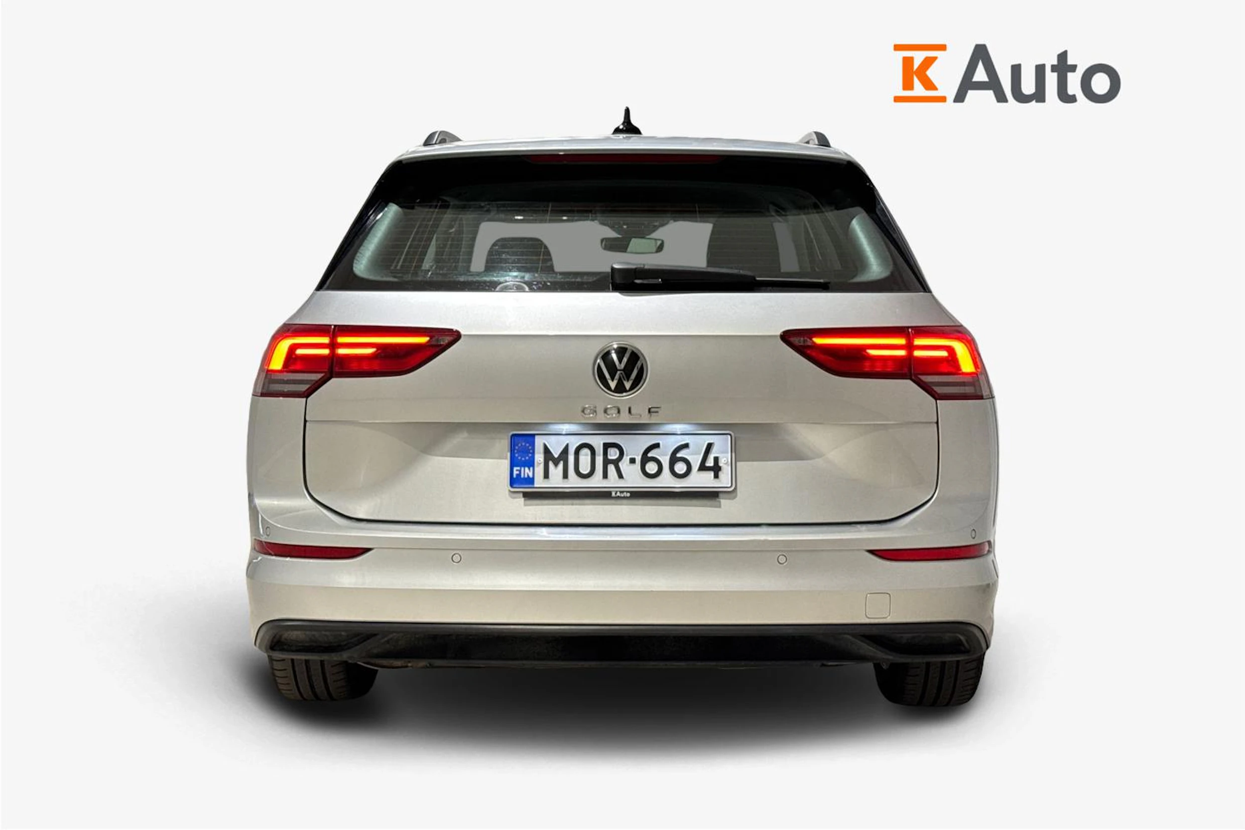 harmaa Volkswagen Golf 2023 kuva 4.