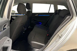 harmaa Volkswagen Golf 2023 kuva 11.