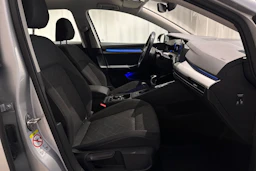 harmaa Volkswagen Golf 2023 kuva 17.