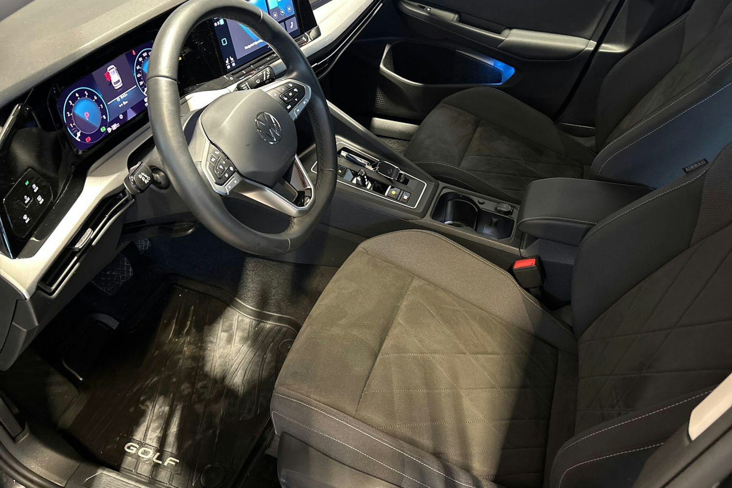 Harmaa Volkswagen GOLF 2023 kuva 7.