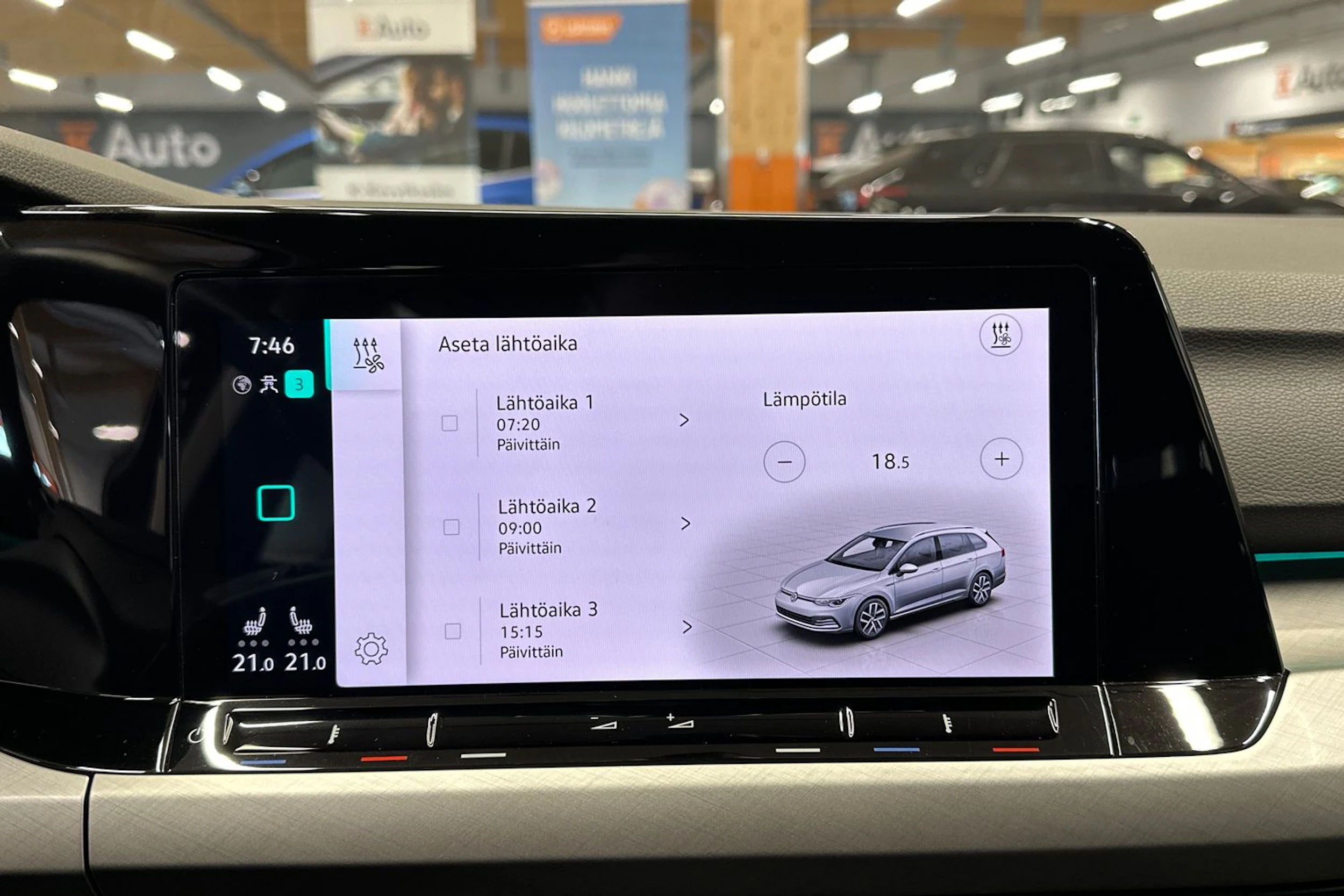 harmaa Volkswagen Golf 2023 kuva 13.