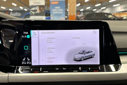 harmaa Volkswagen Golf 2023 kuva 13.