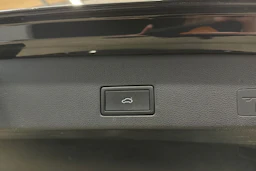 harmaa Volkswagen Golf 2023 kuva 25.