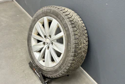 met. keltainen Volkswagen Golf 2023 kuva 10.
