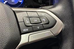 met. keltainen Volkswagen Golf 2023 kuva 14.