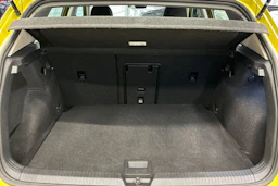 met. keltainen Volkswagen Golf 2023 kuva 22.