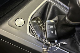 met. keltainen Volkswagen Golf 2023 kuva 24.