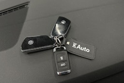 met. harmaa Volkswagen Golf 2023 kuva 30.