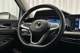 valkoinen Volkswagen Golf 2023 kuva 16.