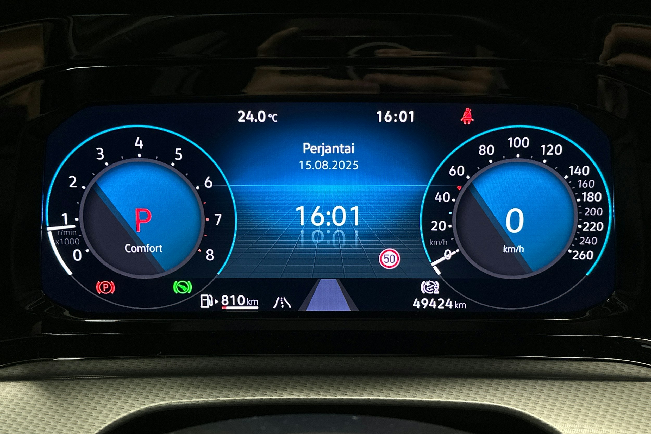 valkoinen Volkswagen Golf 2023 kuva 19.