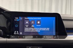 harmaa Volkswagen Golf 2023 kuva 13.
