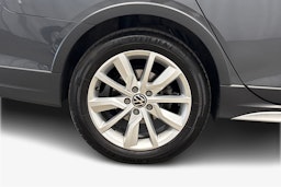 harmaa Volkswagen Golf 2023 kuva 26.