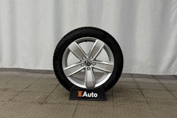 harmaa Volkswagen Golf 2023 kuva 27.