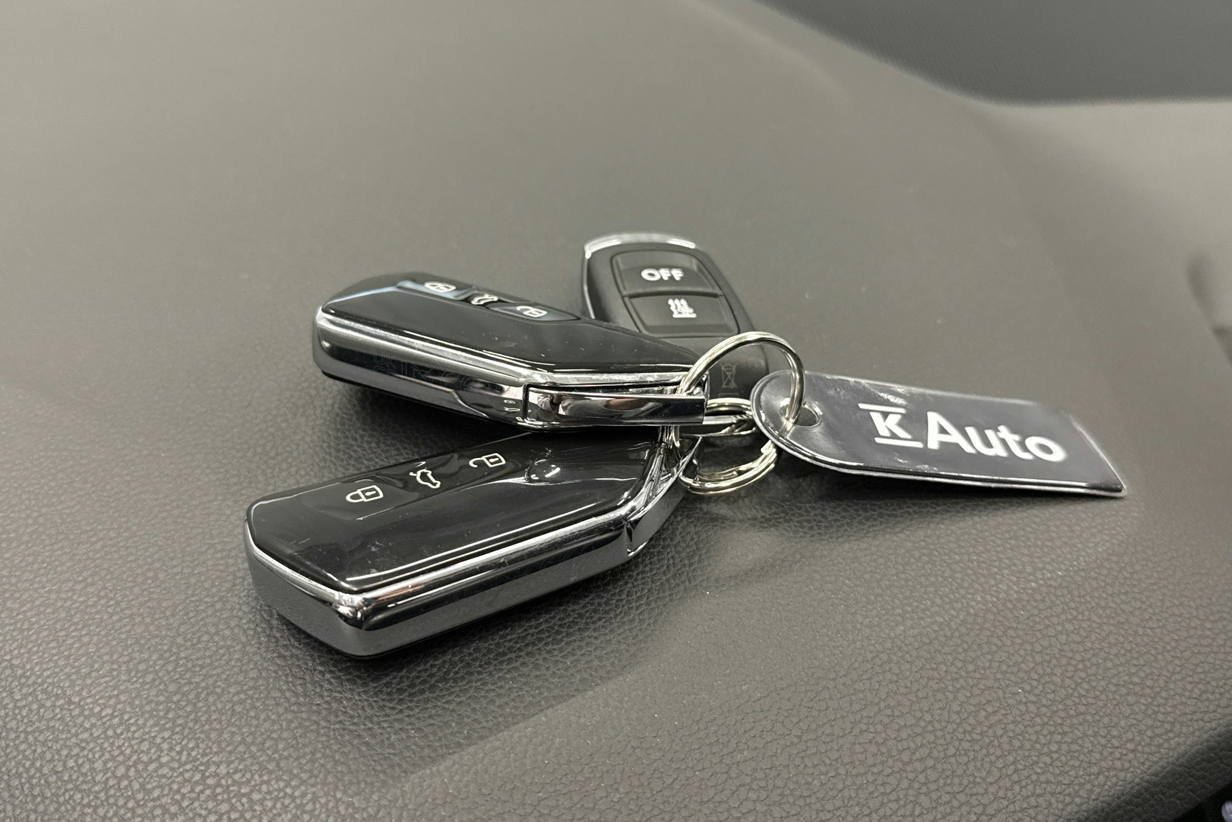 harmaa Volkswagen Golf 2023 kuva 29.