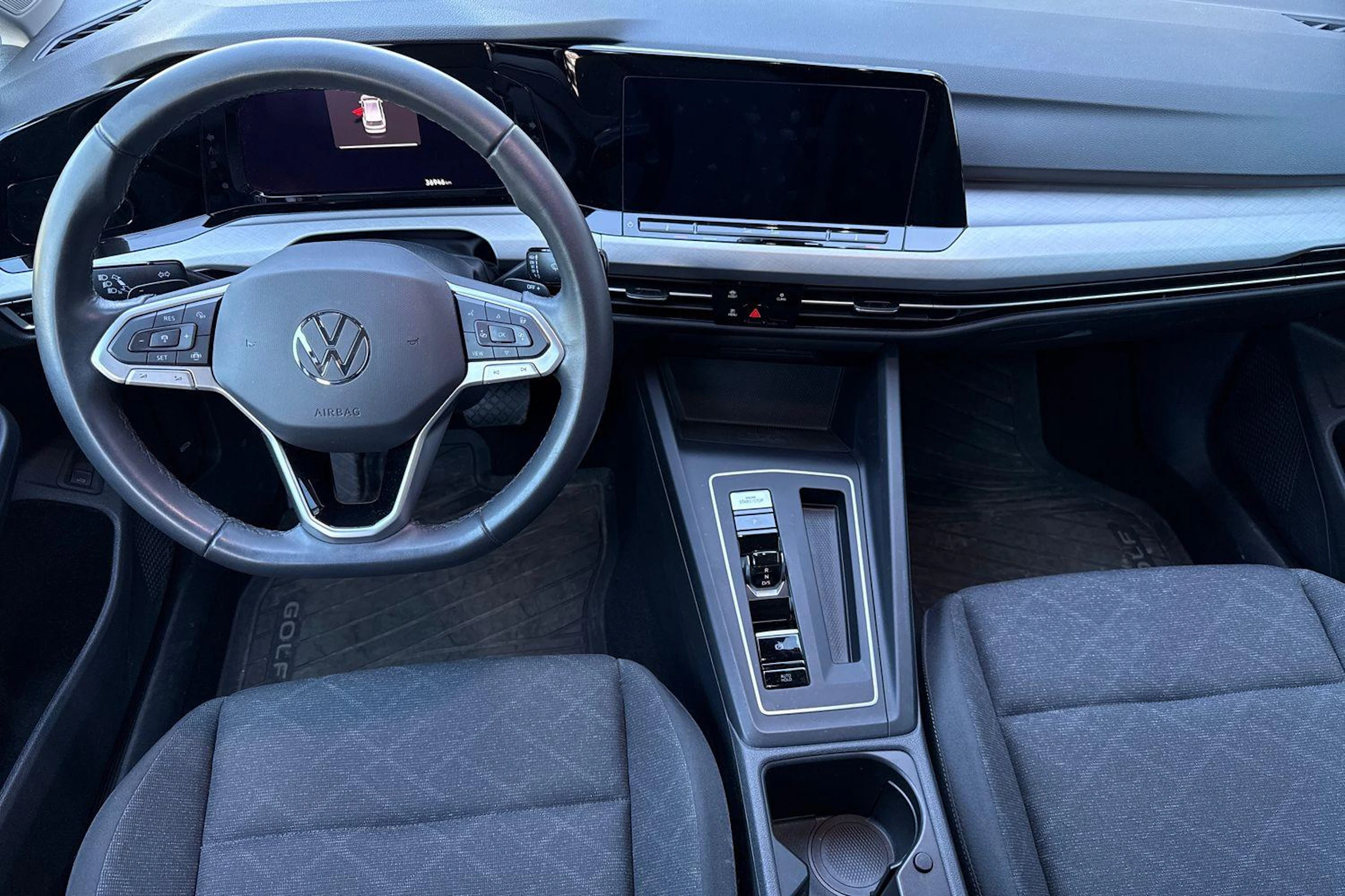 harmaa Volkswagen Golf 2023 kuva 3.