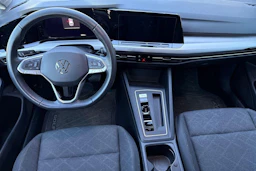 harmaa Volkswagen Golf 2023 kuva 3.