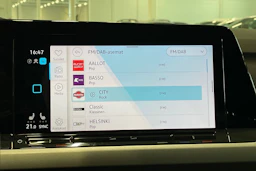 harmaa Volkswagen Golf 2023 kuva 21.