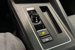 harmaa Volkswagen Golf 2023 kuva 30.