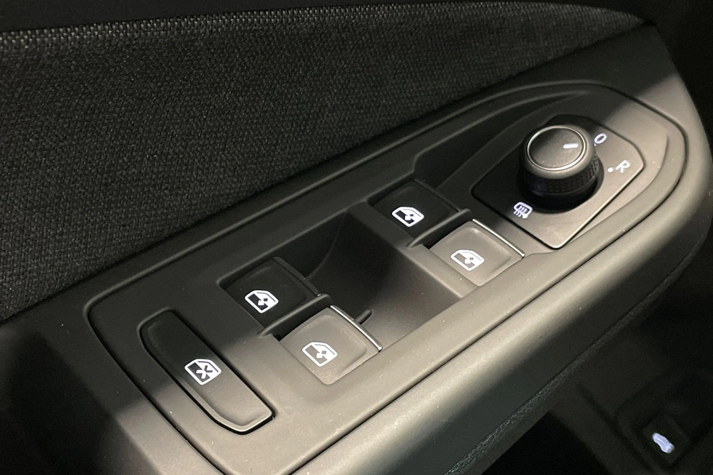 harmaa Volkswagen Golf 2023 kuva 31.