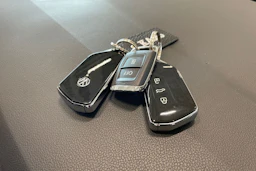 harmaa Volkswagen Golf 2023 kuva 36.