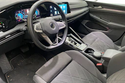 Musta Volkswagen GOLF 2023 kuva 3.